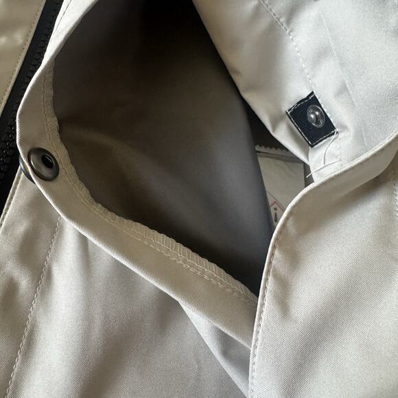 Tilley Packable Hooded Poncho NWT Womens L/XL Beige Waterproof Fabric UPF 50+ - Picture 7 of 15